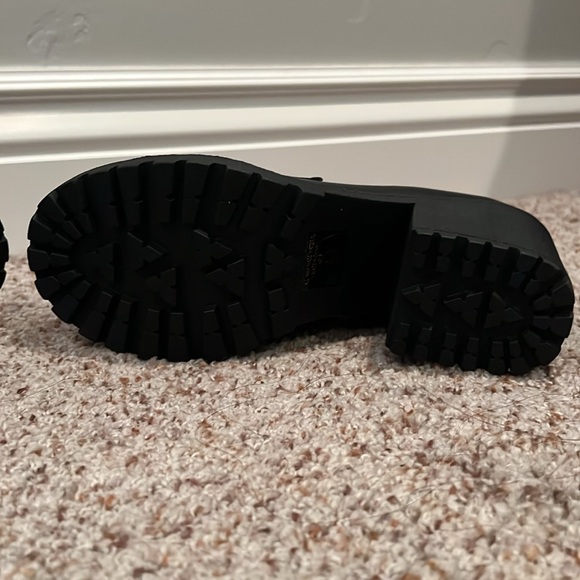 Soda. Black, chunky heeled loafers - Picture 3 of 6